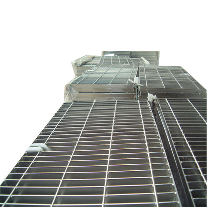 Carbon steel marine grille for rust prevention and anti-corrosion
